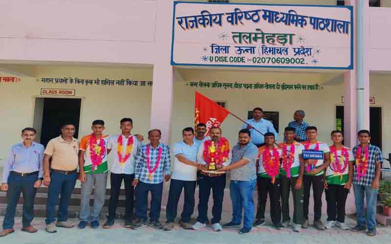 राजकीय वरिष्ठ माध्यमिक विद्यालय तलमेहड़ा बॉलीवॉल प्रतियोगिता में उपविजेता रहने पर टीम का भव्य स्वागत।