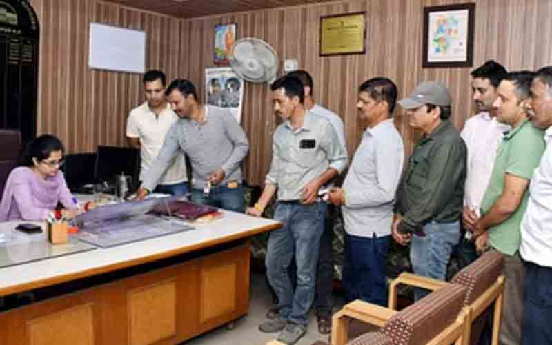 बीडीओ कार्यालय में स्टाफ की कमी से विकास कार्य प्रभावित