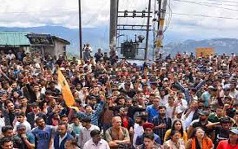 विवादित मस्जिद को लेकर हिंदू संगठनों का प्रदर्शन शुरू