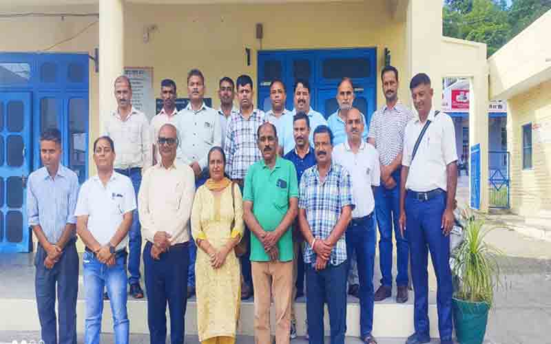 जेबीटी शिक्षक के पद भरने के संदर्भ में राजकीय प्राथमिक शिक्षा संघ जोल ने किया बैठक का आयोजन।