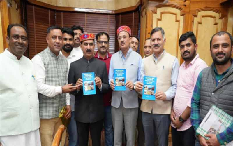 मायाराम शर्मा की पुस्तक “शाठी पाशी का चौतरा” का विमोचन, सिरमौर रियासत के इतिहास को संजोया गया