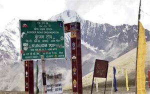 Kunjam-Pass-connecting-Laha.jpg