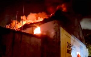 Major-fire-in-gunny-bag-fac.jpg