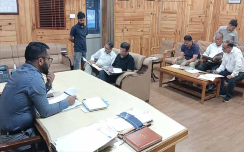 मतदान केंद्रों के भौतिक निरीक्षण एवं परिवर्तन को लेकर बैठक आयोजित