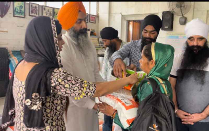 दशमेश रोटी बैंक ने 58 जरूरतमंद परिवारों को बांटा माहभर का राशन