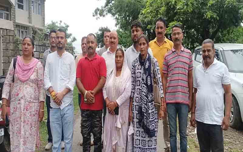 कांगड़ा में टीसीपी और साडा के नियमों के विरोध में पंचायत प्रतिनिधियों ने की मांग