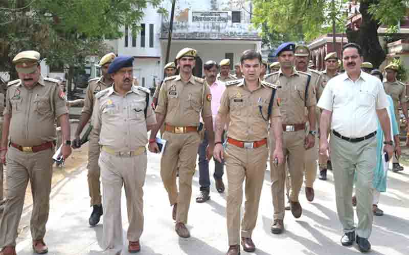 पुलिस की पैनी नजर,अनुमति बिना प्रदर्शन पर प्रतिबंध