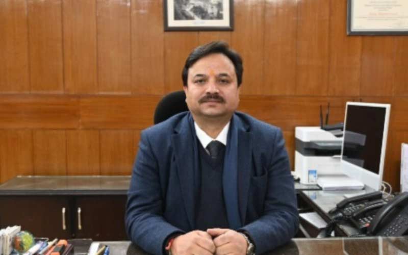 प्रारंभिक शिक्षा निदेशक और अन्य अधिकारियों ने सोलन जिले के 69 स्कूलों को गोद लिया