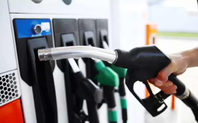 सरकारी गाड़ियां उधार तेल से चल रहीं, करोड़ों का बकाया