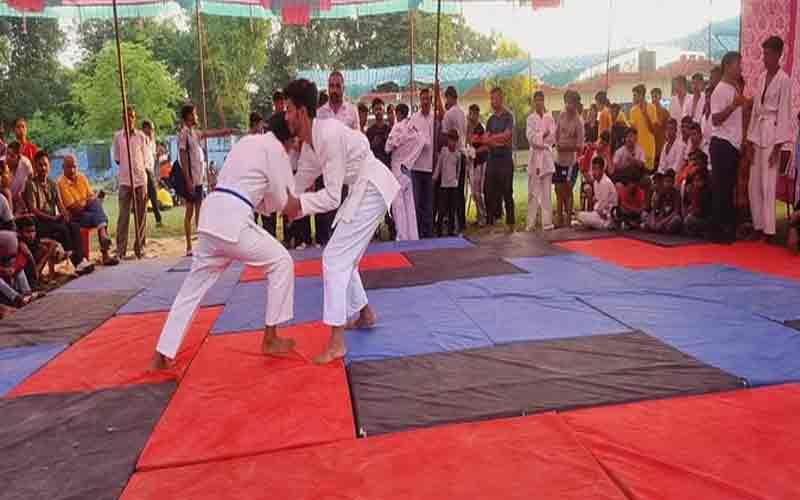 कांगड़ा में जिला स्तरीय खेलकूद प्रतियोगिता शुरू फतेहपुर के अनमोल और बबलू ने जीता स्वर्ण