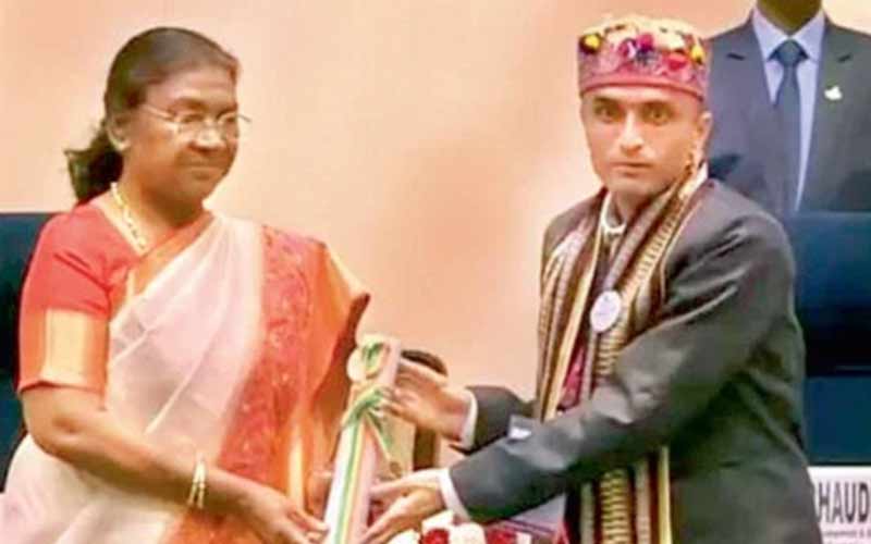 Teachers-were-honoured,-one