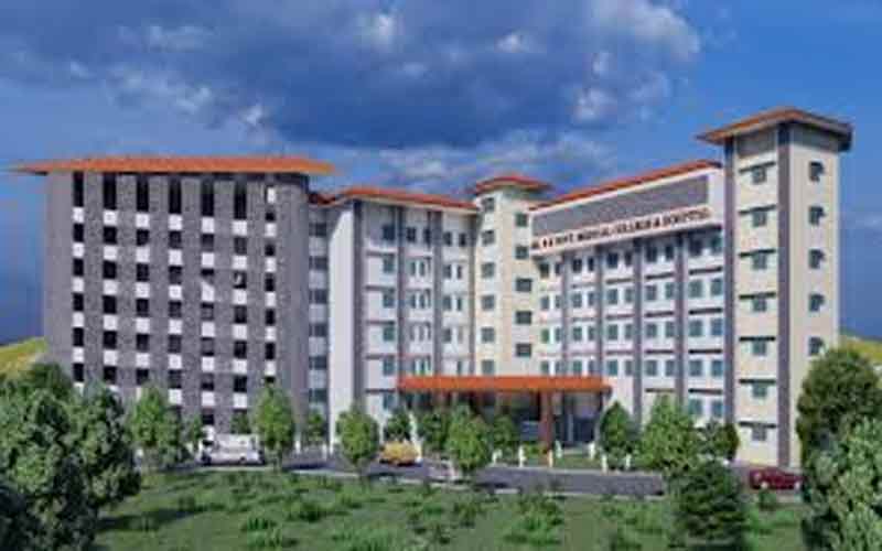 हमीरपुर मेडिकल कॉलेज में सख्ती के बाद शराब की बोतलें गेट के बाहर सजाई जा रहीं