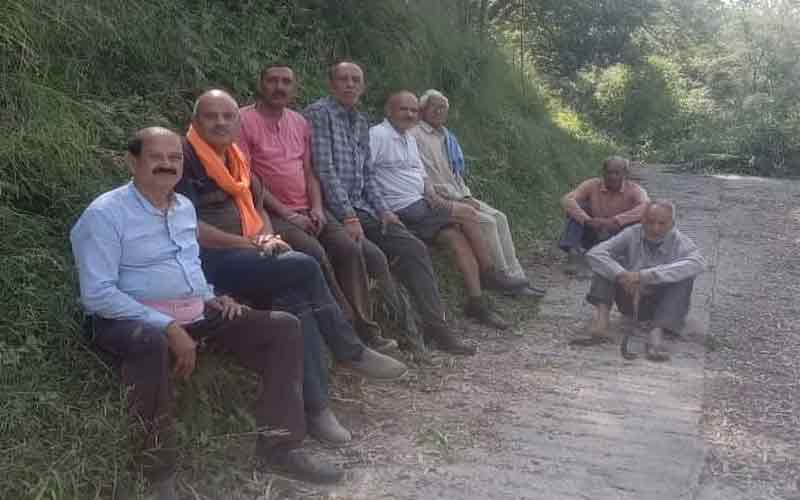 हमीरपुर के ढो गांव में स्वच्छता अभियान शुरू