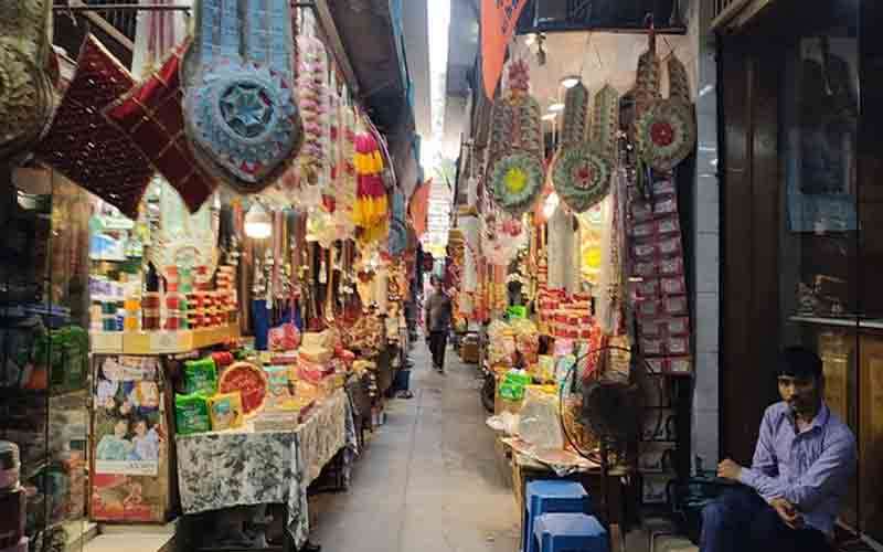 नवरात्रों में ऊना के बाजारों में ग्राहकों की उमड़ी भीड़