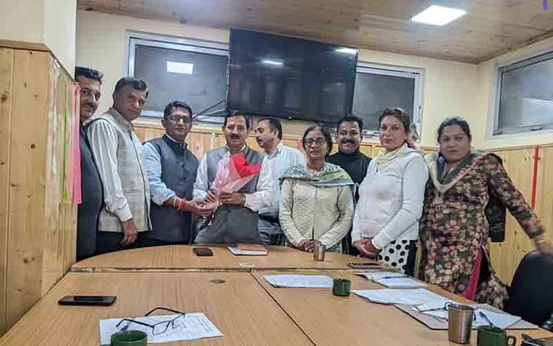 हिमाचल प्रदेश में फार्मेसी अधिकारियों की कमी दूर करने की मांग