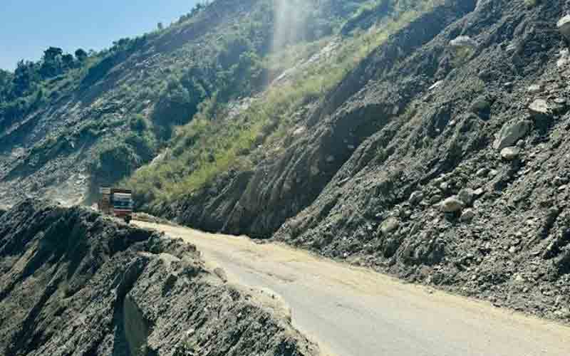 मंडी में दरकती पहाड़ी का समाधान खोजने के लिए जियोटैग इन्वेस्टिगेशन शुरू