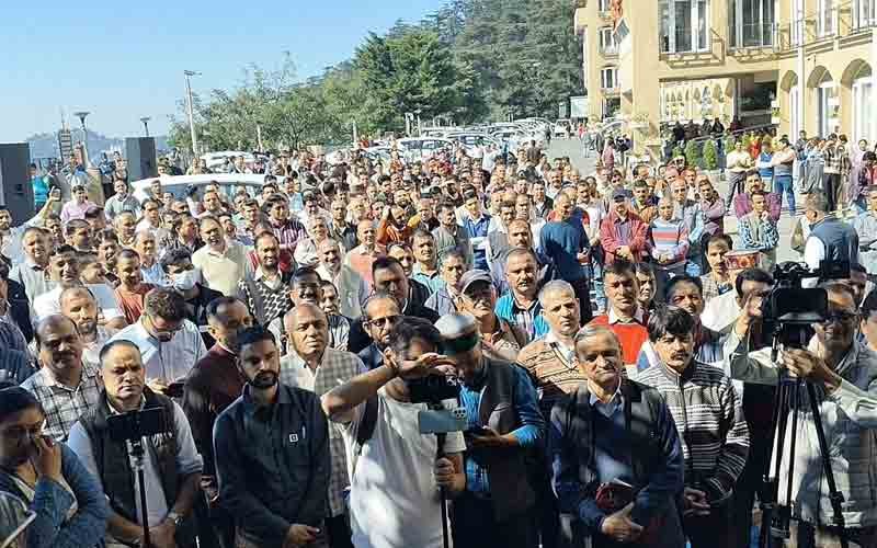 हिमाचल सचिवालय कर्मचारियों को मिला आर्थिक तोहफा, मुख्यमंत्री का आभार व्यक्त
