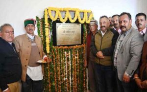 शिमला : शिक्षा मंत्री रोहित ठाकुर ने कुठाड़ी में विकास परियोजनाओं का उद्घाटन किया
