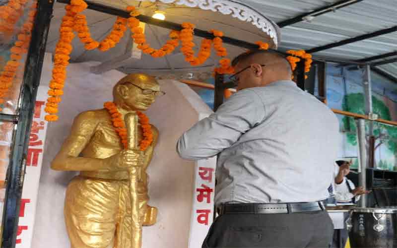 नाहन में महात्मा गांधी जयंती का आयोजन समारोहपूर्वक मनाया गया