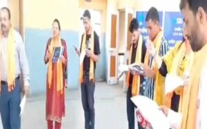 Street-play-organized-to-pr