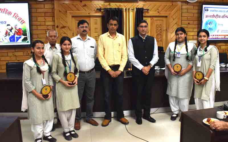 वरिष्ठ नागरिकों की समस्याओं के समाधान के लिए ज़िला प्रशासन तत्पर