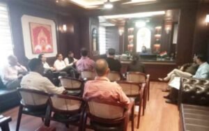 नकली शराब की बिक्री और अवैध तस्करी रोकने को संगठित रणनीति के साथ संयुक्त कार्यवाही करें एजेंसियां - उपायुक्त