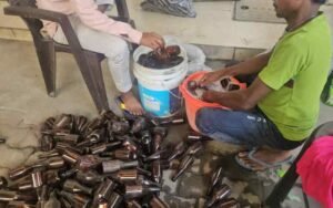 कालाअंब के फार्मा उद्योग में एक्सपायरी दवाओं की बोटलिंग का "काला धंधा" कैमरे में कैद