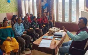 आंगनबाड़ी वर्कर्स और हेल्पर्स की बैठक में मांगों को लेकर निर्णय लिया गया
