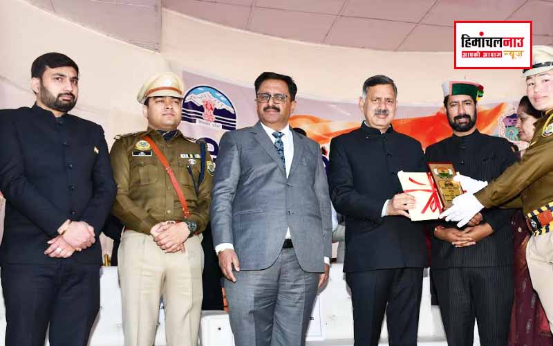 राजेश धर्माणी ने विभिन्न क्षेत्रों में उत्कृष्ट प्रदर्शन करने वाली विभूतियों को किया सम्मानित