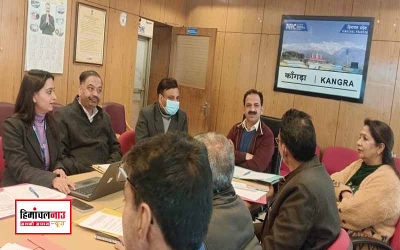 हेल्थ एंड वेलनेस पर हर स्कूल में माह में दो सेशन करें आयोजित : एडीसी