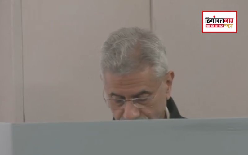 दिल्ली विधानसभा चुनाव 2025: कड़ी सुरक्षा के बीच वोटिंग जारी, 70 सीटों पर 699 उम्मीदवारों की किस्मत दांव पर