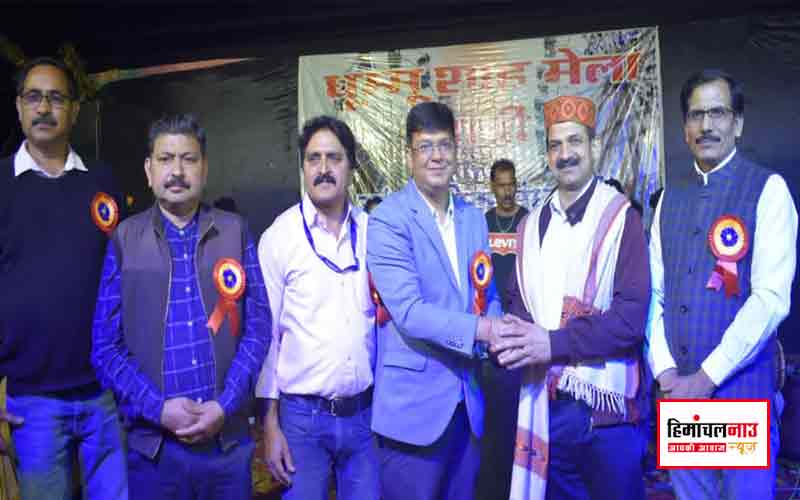 धर्मशाला के धुम्मू शाह मेले की सांस्कृतिक संध्या में लोक कलाकारों ने बिखेरा रंग, एडीसी विनय कुमार ने किया शुभारंभ