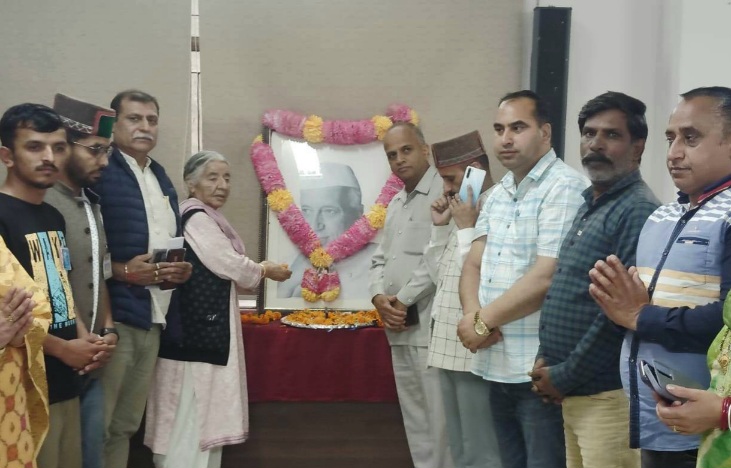 पंडित नेहरू की पुण्यतिथि पर कांग्रेस ने दी भावभीनी श्रद्धांजलि