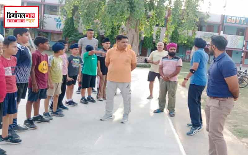 राजकीय वरिष्ठ माध्यमिक विद्यालय देहलां में उपायुक्त ने किया निरीक्षण, खेल सुविधाएं सुदृढ़ करने का दिया आश्वासन