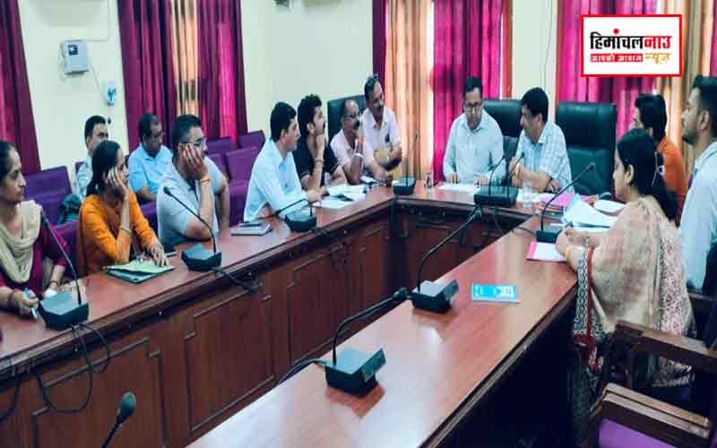 नगर निगम ऊना में शामिल पंचायतों के सचिवों के साथ बैठक, प्रधानमंत्री आवास योजना को लेकर जागरूकता बढ़ाने पर जोर