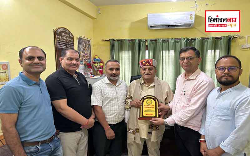 राजकीय महाविद्यालय चौकीमन्यार में समाजसेवी डॉ. आरसी शर्मा का हुआ सम्मान समारोह