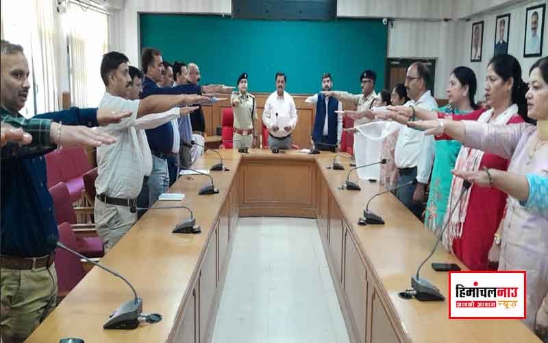 कारगिल विजय दिवस / 26वें कारगिल विजय दिवस पर सोलन में अमर शहीदों को श्रद्धांजलि, उपायुक्त ने दिलाई राष्ट्र रक्षा की शपथ