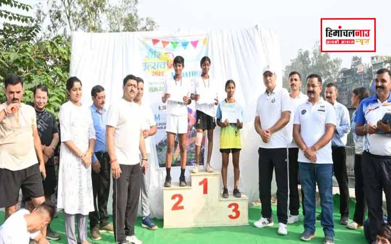सीर उत्सव के तहत रन अगेंस्ट चिट्टा मैराथन में विभिन्न वर्गों के प्रतिभागियों ने झटके शीर्ष स्थान