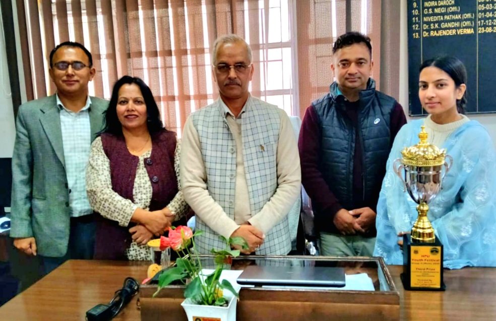 हिमाचल प्रदेश युवा उत्सव में चमका राजगढ़ का सितारा, शुभ्रा ने सितार वादन में हासिल किया तृतीय स्थान