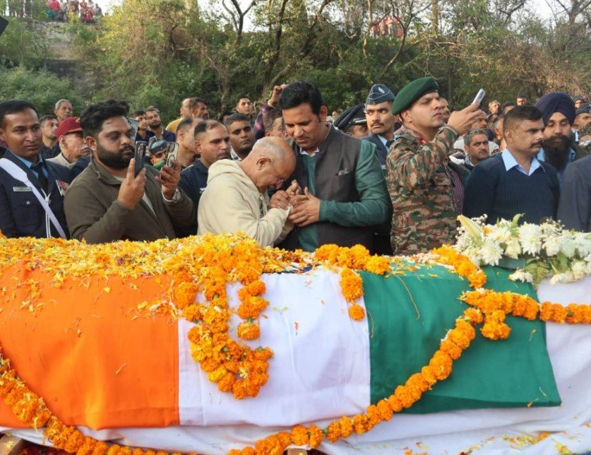 तेजस दुर्घटना में शहीद पायलट नमांश स्याल को पटियालकर में सैन्य सम्मान के साथ अंतिम विदाई