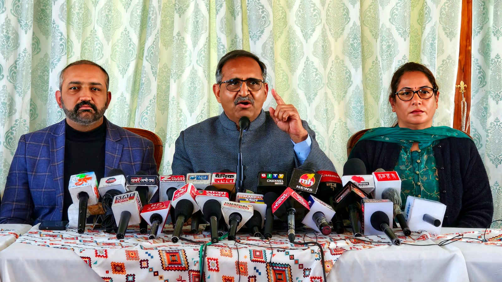 रणधीर शर्मा का आरोप: एआई समिट प्रकरण में मुख्यमंत्री कार्यालय की हो निष्पक्ष जांच