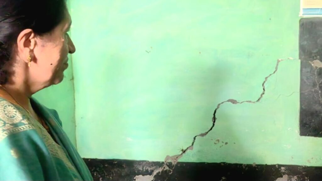 जर्जर भवनों पर गिरी निरीक्षण टीम की नजर, चार स्कूलों के सात कमरे असुरक्षित