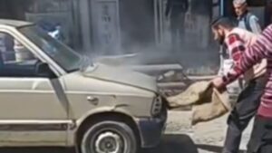 पुराने बस स्टैंड पर खड़ी कार में लगी आग, टला बड़ा हादसा