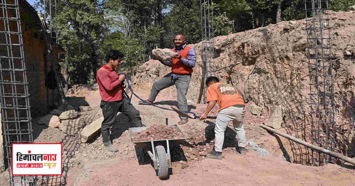 आपदा के बाद उम्मीद की नई किरण, धियूं गांव में राहत पैकेज से बनने लगा नया आशियाना