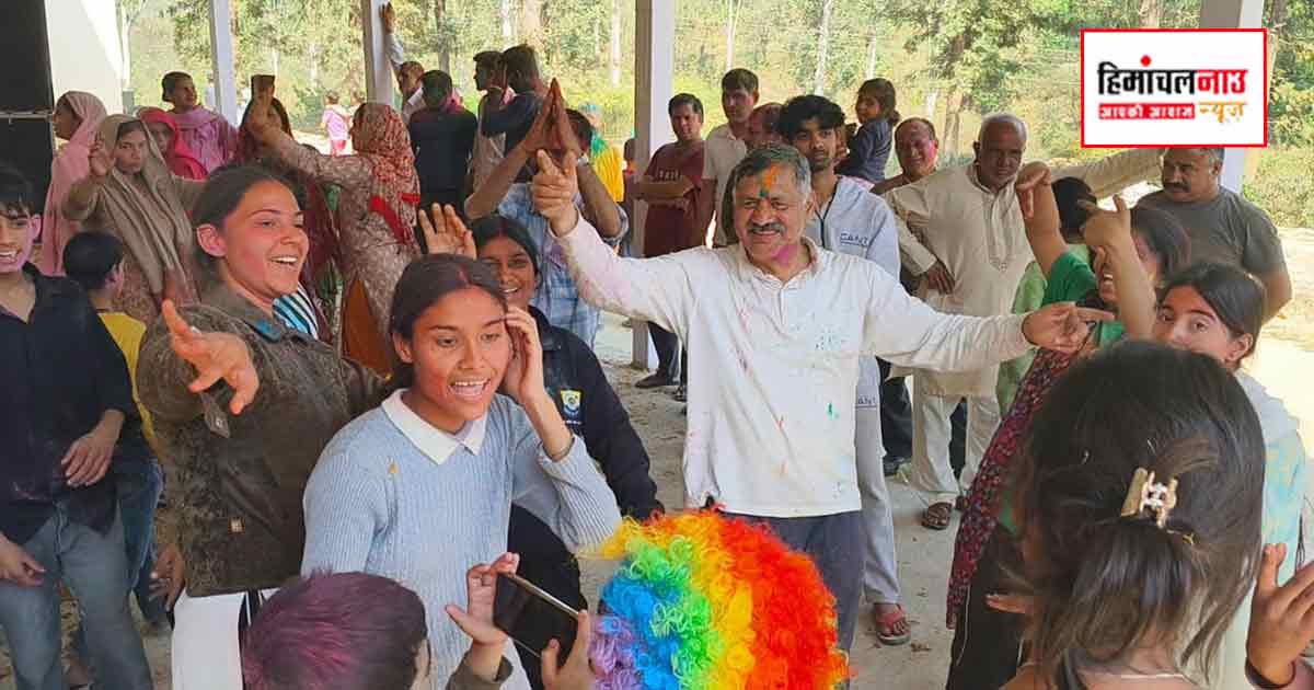 मंत्री राजेश धर्माणी ने पैतृक गांव बल्ली में ग्रामीणों संग पारंपरिक उल्लास के साथ मनाई होली