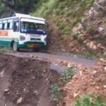खदराड़ी के पास “मौत की सड़क”, बिना डंगे के गुजर रही बसें, हर पल हादसे का खतरा