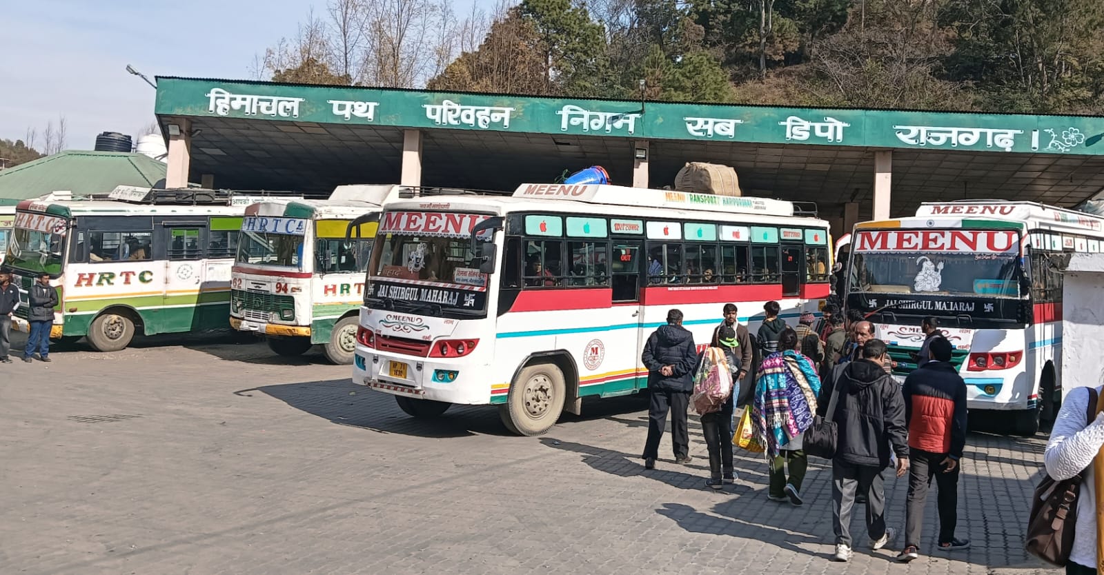 बसें बढ़ाओ या सब डिपो का बोर्ड हटाओ, राजगढ़ में भड़का गुस्सा