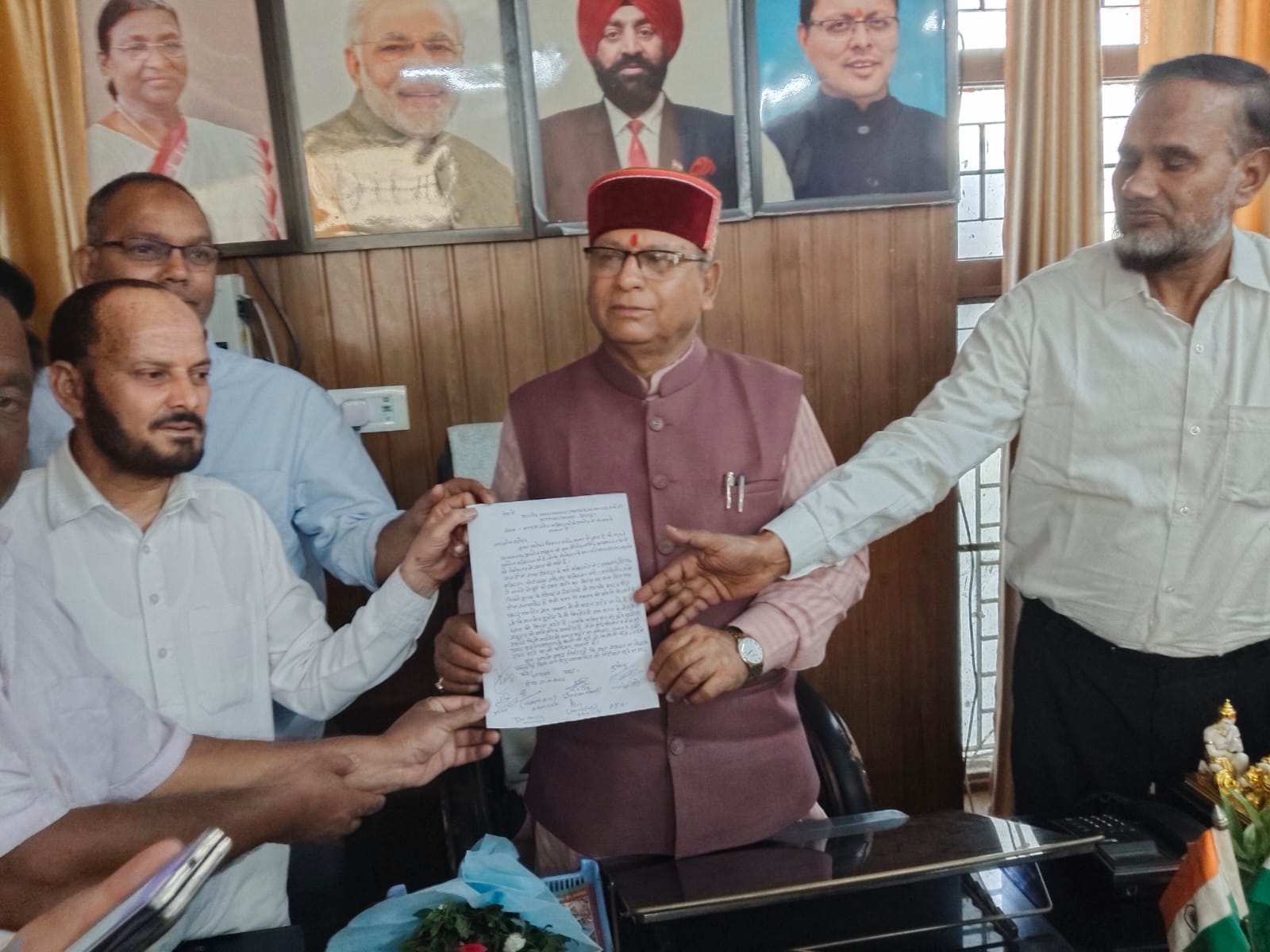 देहरादून में कब्रिस्तान विवाद पर बढ़ा तनाव, भेदभाव के आरोपों पर सख्त कार्रवाई की मांग