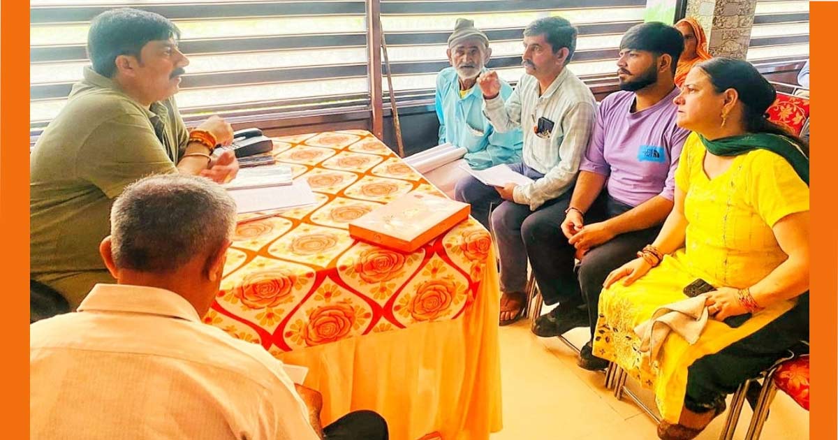 कुटलैहड़ के जोगी पंगा कार्यालय में विधायक विवेक शर्मा ने सुनी जन समस्याएं, मौके पर समाधान के दिए निर्देश