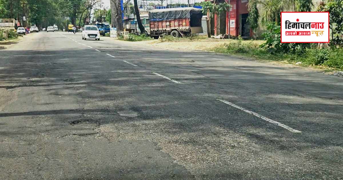 एनएच-07 पर सफर नहीं, सीधा खतरा! धौलाकुआं से सूरजपुर तक गड्ढों ने बिगाड़ा हाल